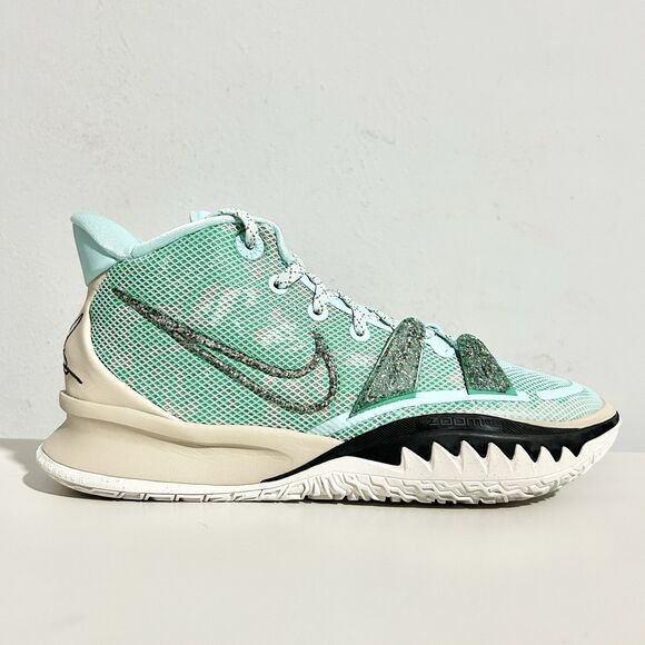 Nike Kyrie 7 “Copa” Men’s Size 7.5 Women’s 9 Cushioned Basketball Shoes main image 4